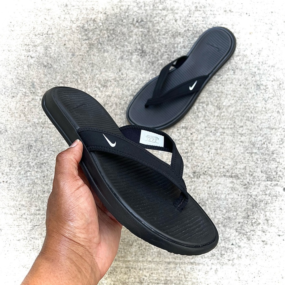 WMNS NIKE ULTRA CELSO THONG TRIPLE BLACKS FLIP FLOPS - Picture 5 of 11